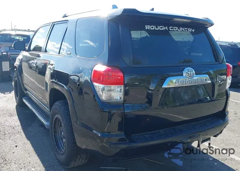 2010 Toyota 4Runner Sr5 V6 z USA, uszkodzony, nr VIN JTEBU5JR5A5020266